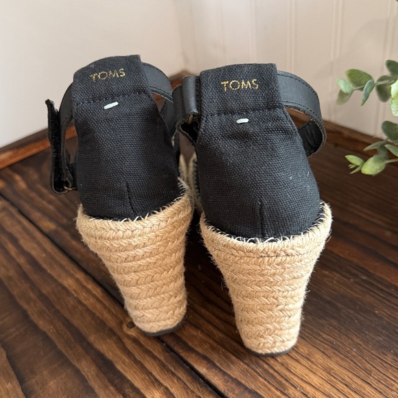 New Toms Black Canvas Wedge Espadrille Sandals - Picture 2 of 6